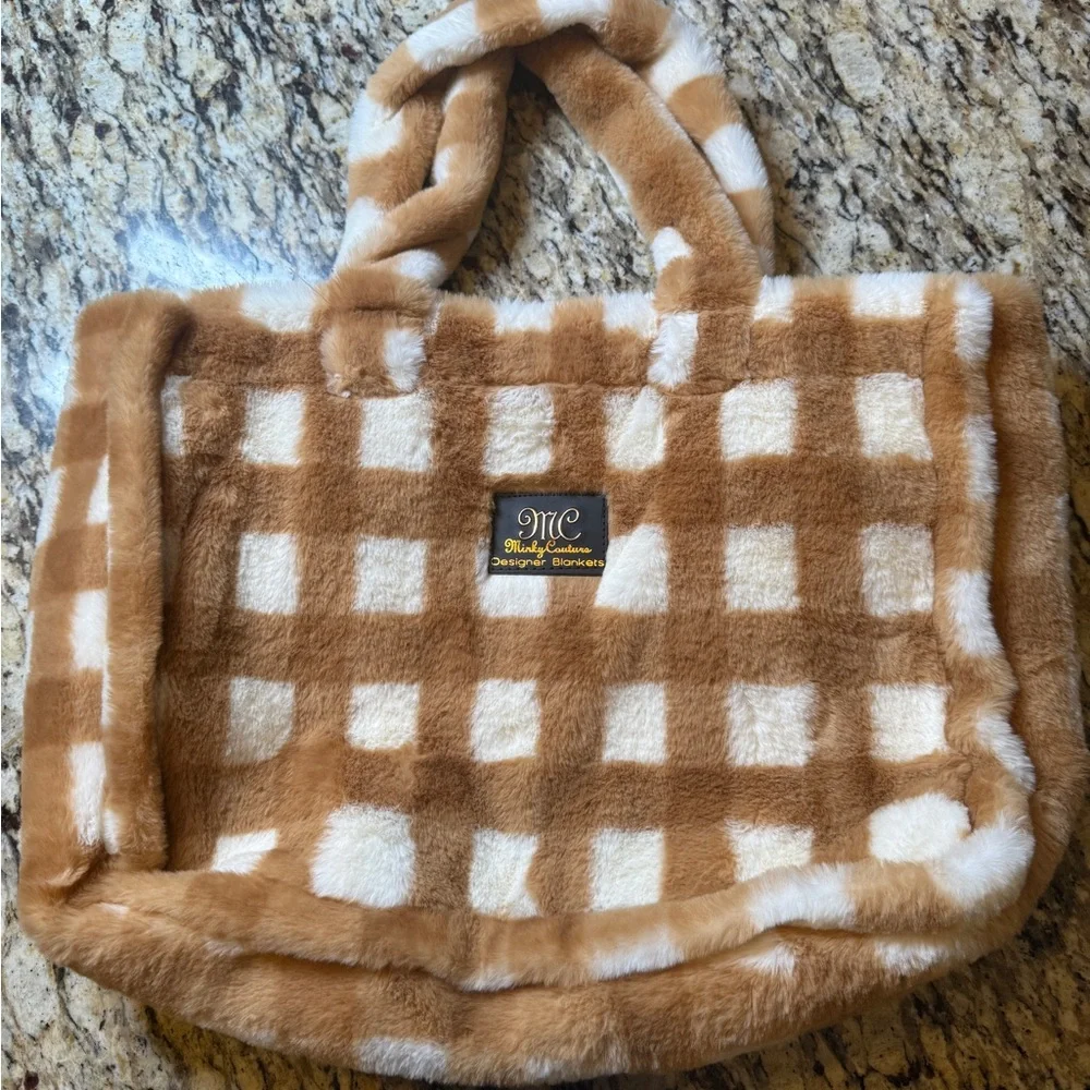 Chic Brown and Cream Checkered Tote Bag - Picture 1 of 3